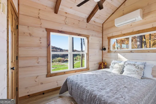 $299,800 | 527 Saunders Road, Franklin, NC 28734