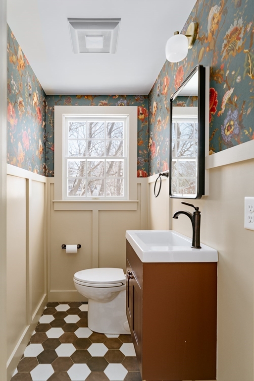 64 Longfellow Road Reading, MA 01867 - Photo 18 of 24