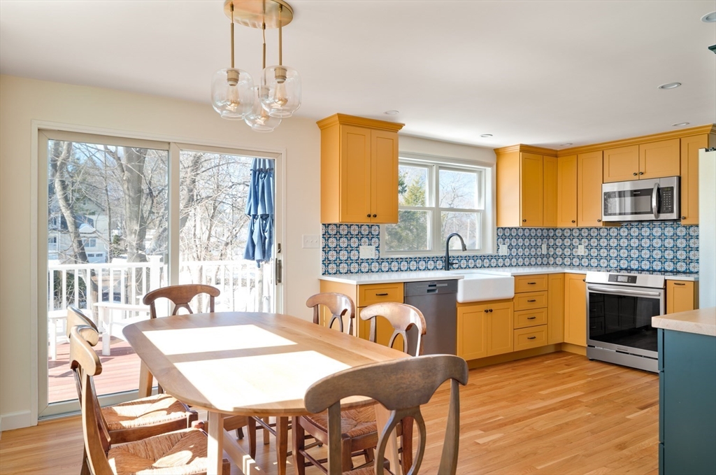 64 Longfellow Road Reading, MA 01867 - Photo 5 of 24