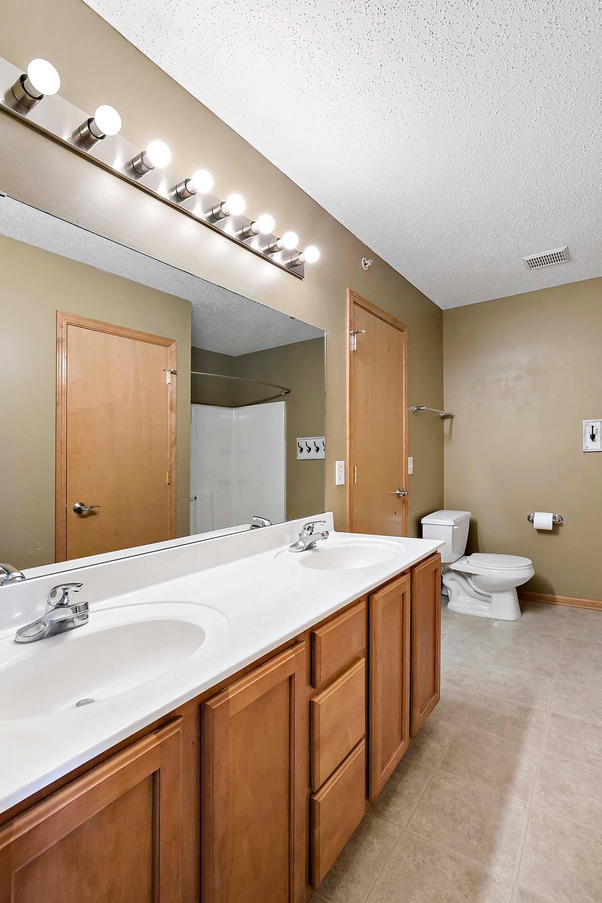 2892 Clover Ridge Drive Chaska, MN 55318 - Photo 11 of 19