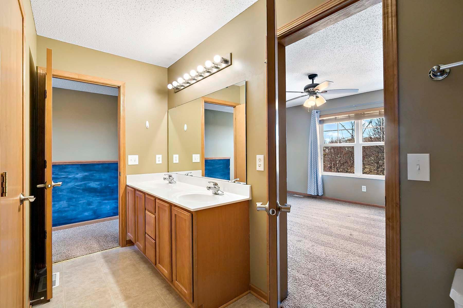 2892 Clover Ridge Drive Chaska, MN 55318 - Photo 12 of 19