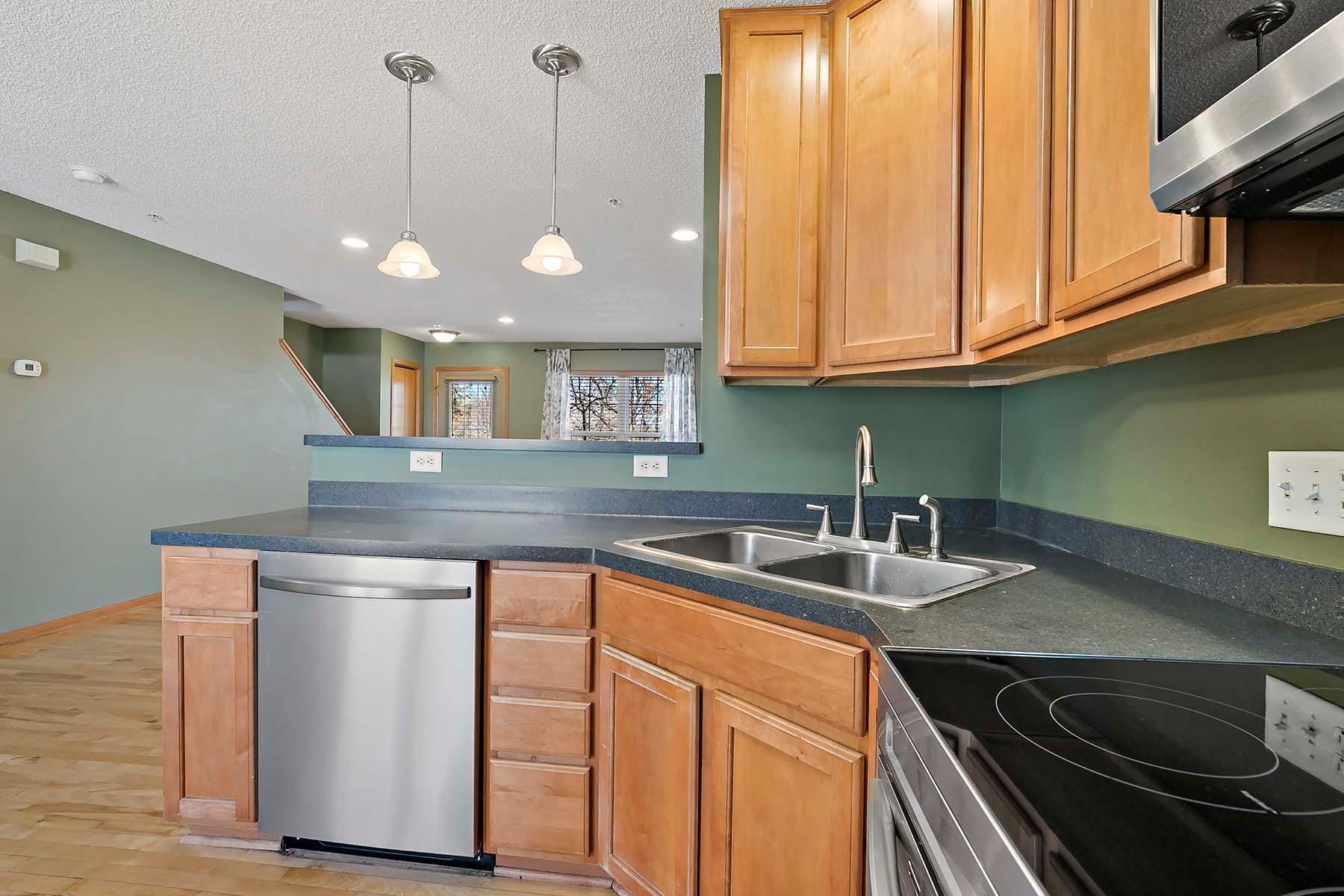 2892 Clover Ridge Drive Chaska, MN 55318 - Photo 5 of 19