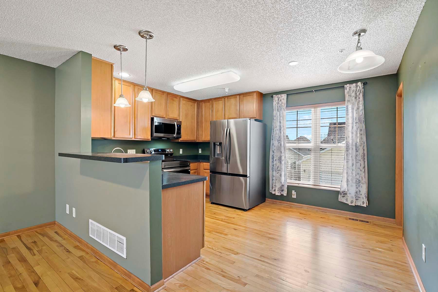 2892 Clover Ridge Drive Chaska, MN 55318 - Photo 6 of 19