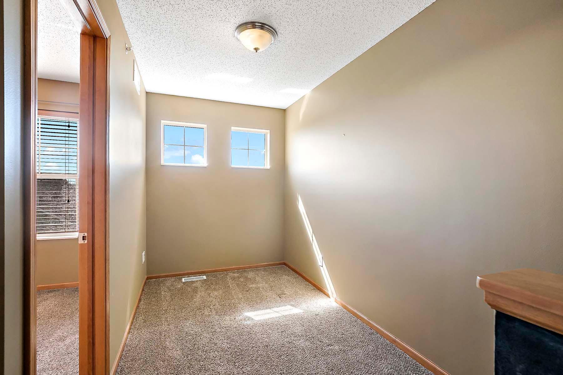 2892 Clover Ridge Drive Chaska, MN 55318 - Photo 9 of 19