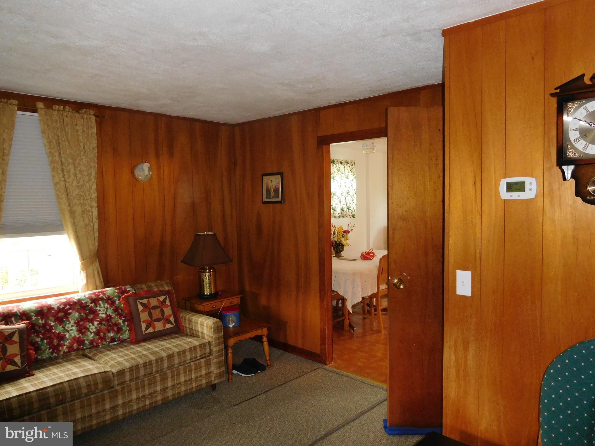 4013 Virginia Line Road Berkeley Springs, WV 25411 - Photo 15 of 30 Living Room