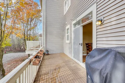 $365,000 | 934 Tuscany Drive, Streamwood, IL 60107