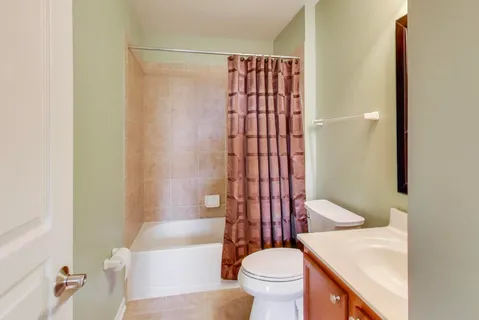 $365,000 | 934 Tuscany Drive, Streamwood, IL 60107