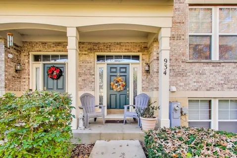 $365,000 | 934 Tuscany Drive, Streamwood, IL 60107