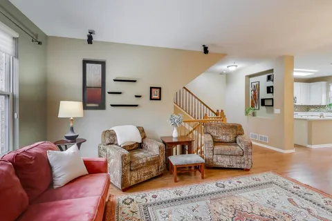 $365,000 | 934 Tuscany Drive, Streamwood, IL 60107