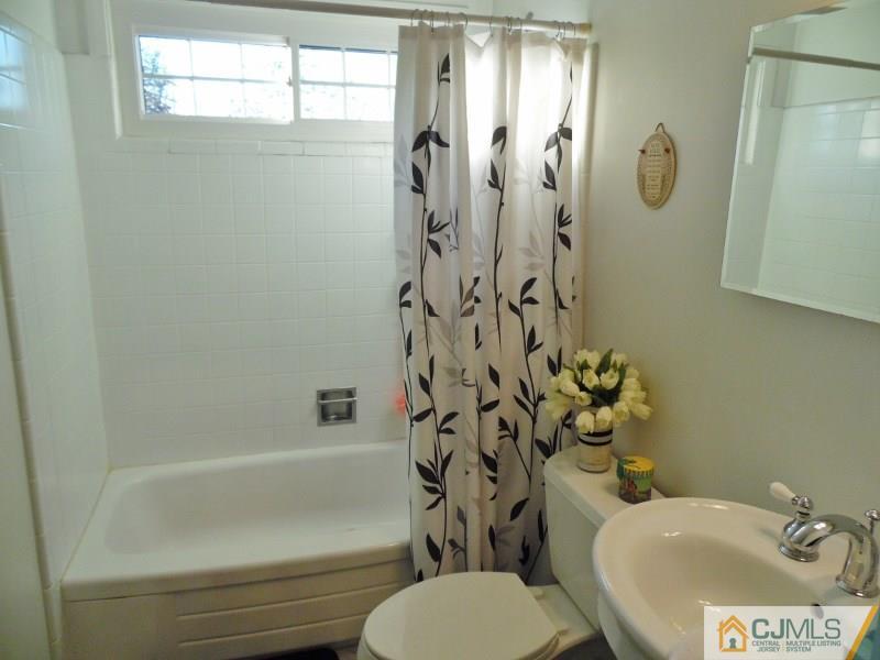 32 Ridgeview Road Jamesburg, NJ 08831 - Photo 8 of 25 Gallery Image 8