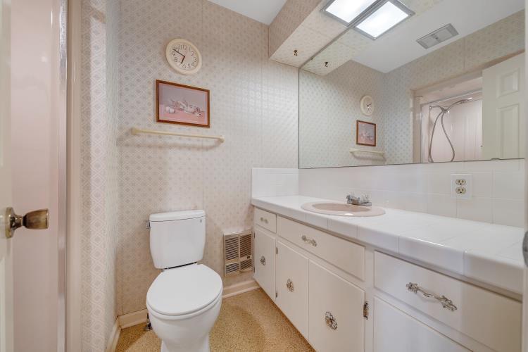 1345 Stone Mill Road Hurt, VA 24563 - Photo 33 of 83 Upstairs Hall Bath