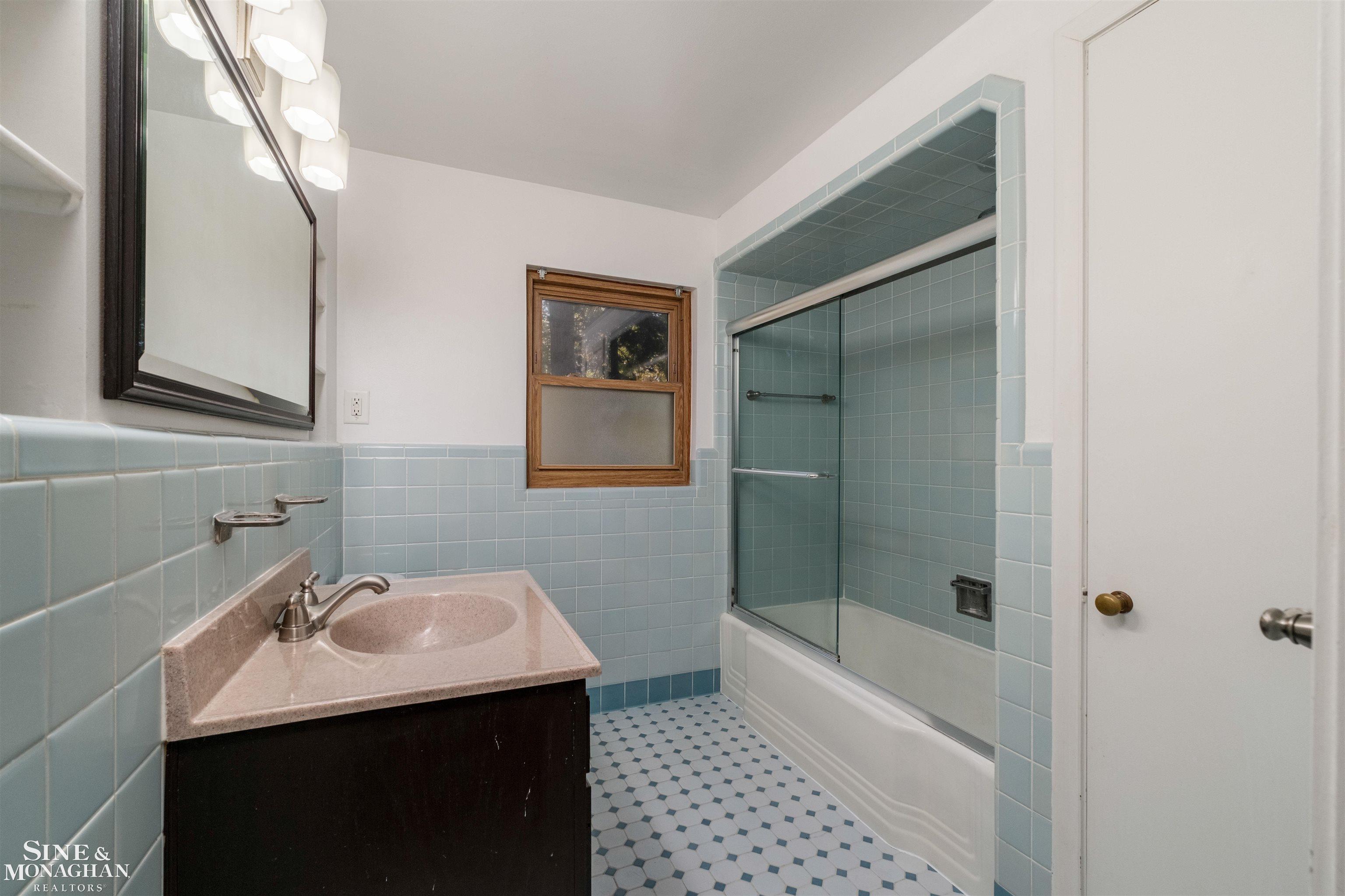201 McMillan Road Grosse Pointe Farms, MI 48236 - Photo 20 of 41