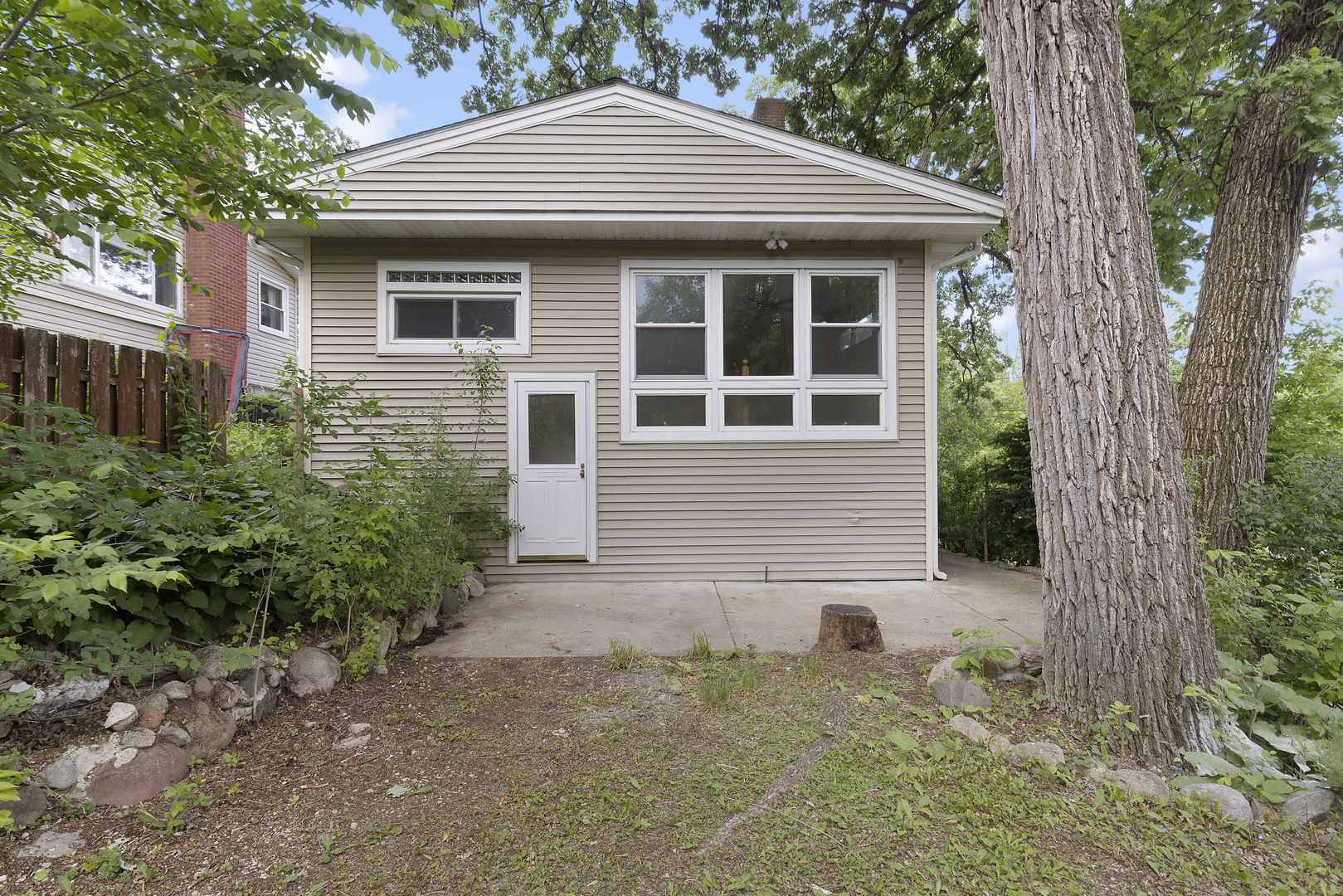 8717 Gardner Road Fox River Grove, IL 60021 - Photo 3 of 27