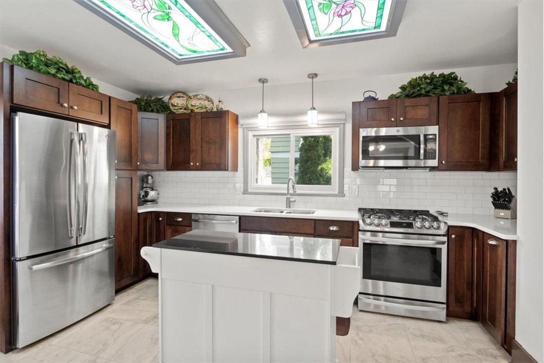 206 Bryan Street Rochester, NY 14613 - Photo 13 of 40