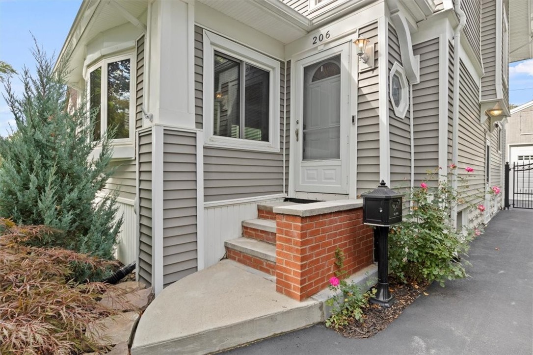 206 Bryan Street Rochester, NY 14613 - Photo 4 of 40