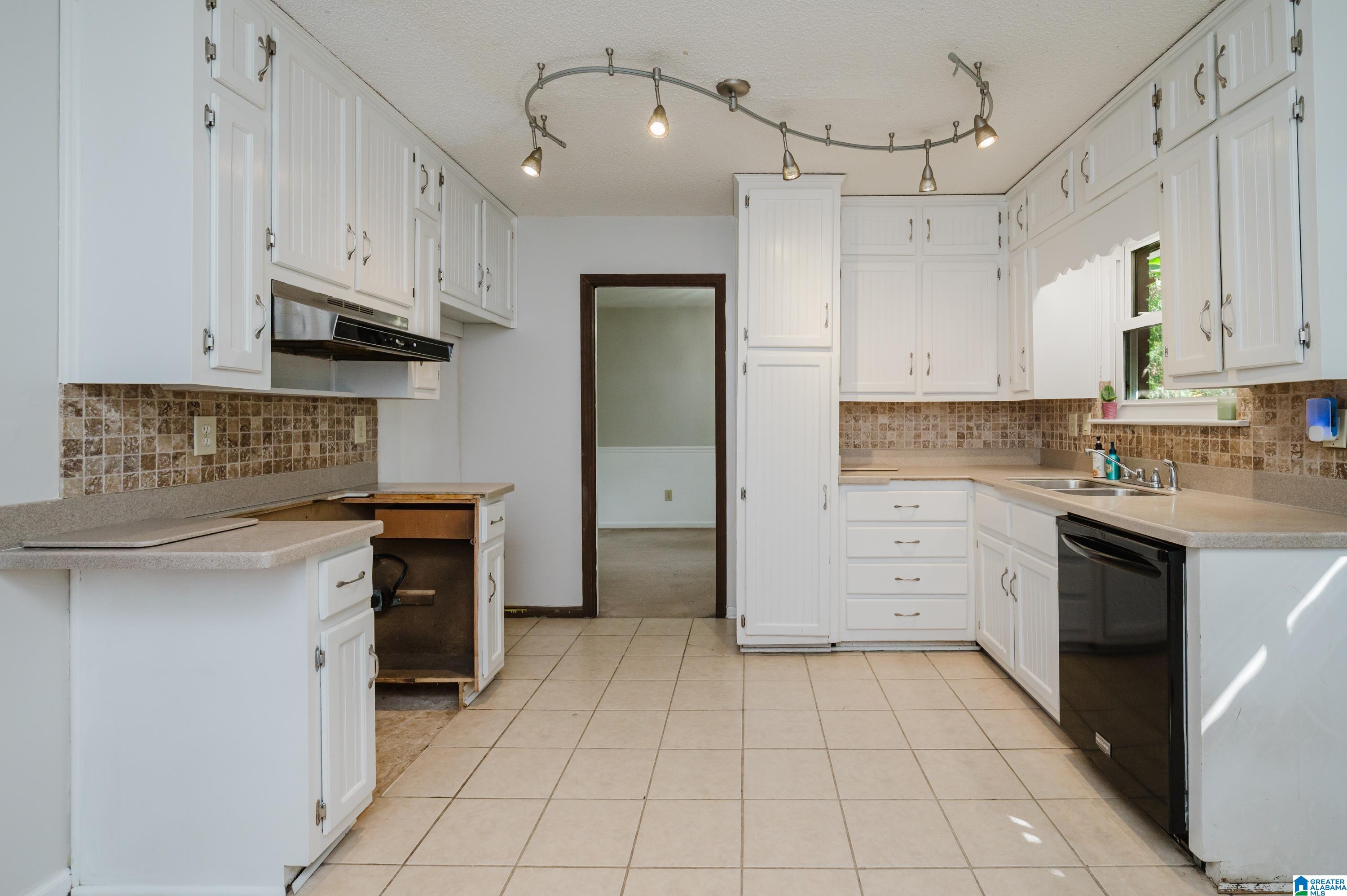 1807 Apache Way Alabaster, AL 35007 - Photo 19 of 51