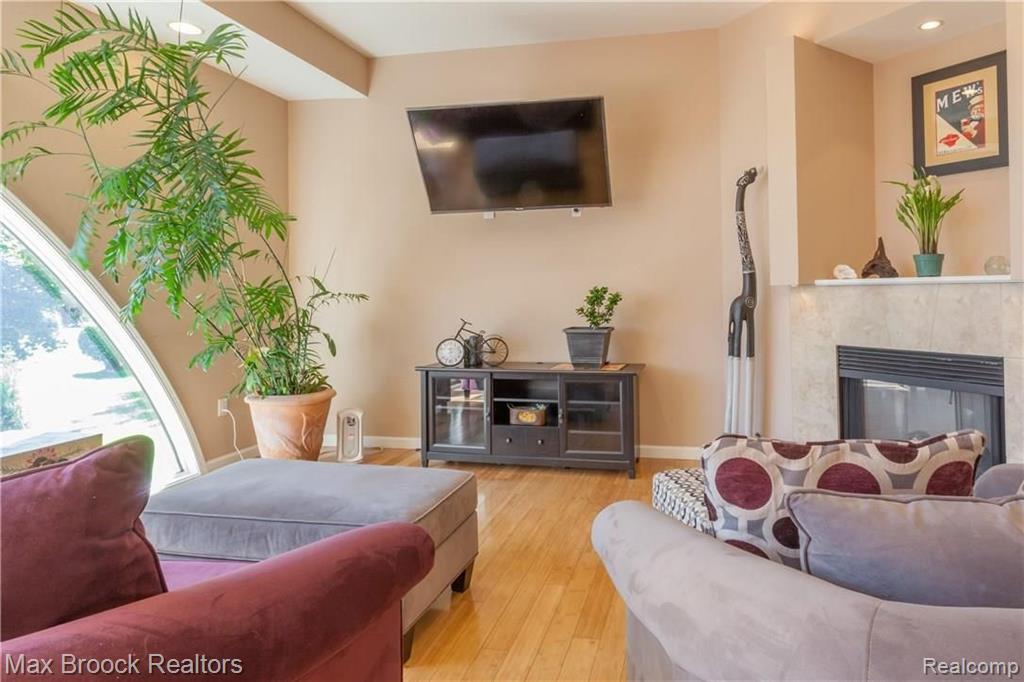 2223 Crystal Drive, Unit 24 Rochester Hills, MI 48309 - Photo 9 of 41