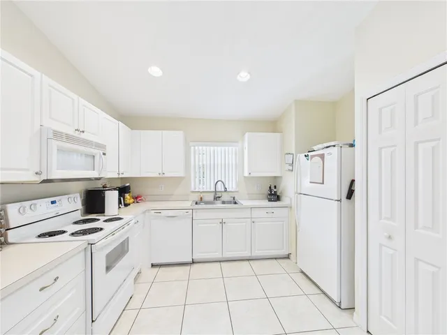 $2,200 | 131 Maggie Way, Sebastian, FL 32958