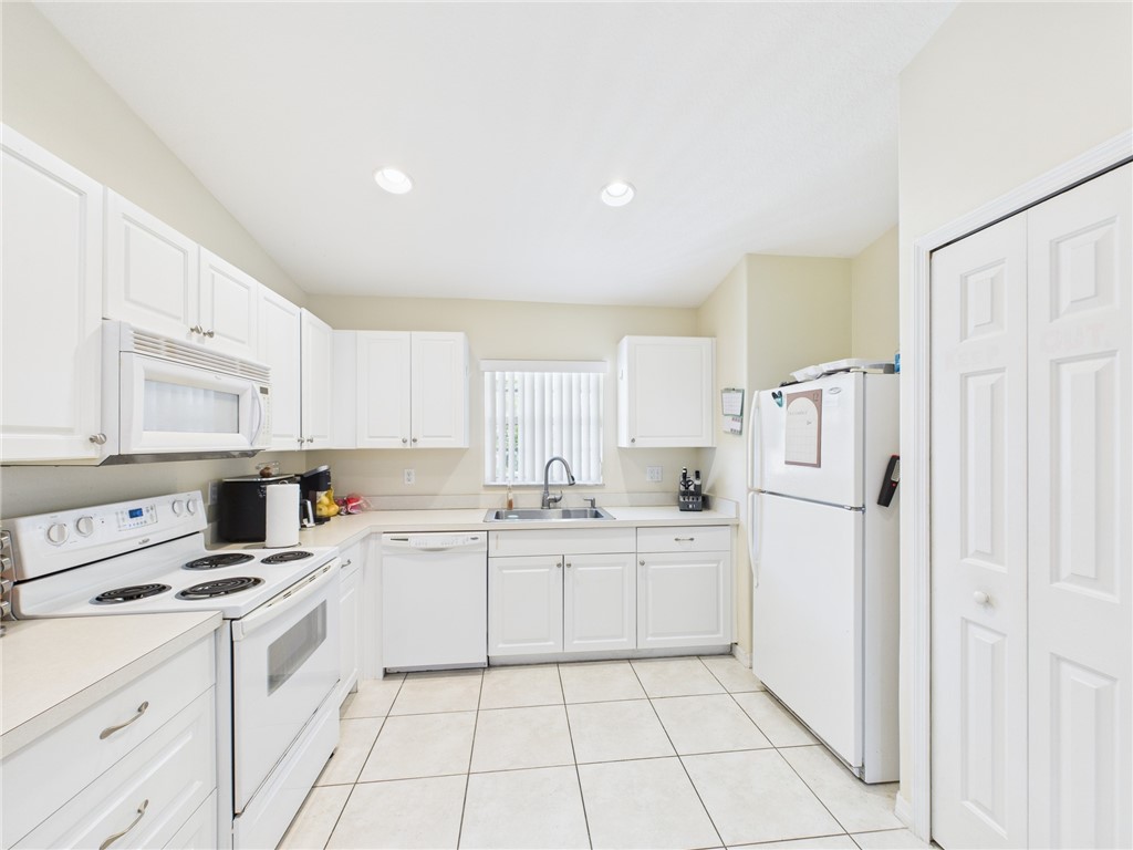 131 Maggie Way Sebastian, FL 32958 - Photo 4 of 18