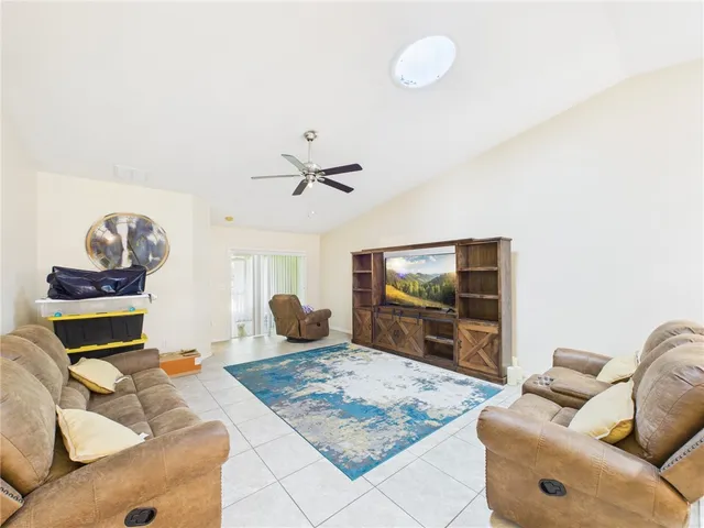 $2,200 | 131 Maggie Way, Sebastian, FL 32958