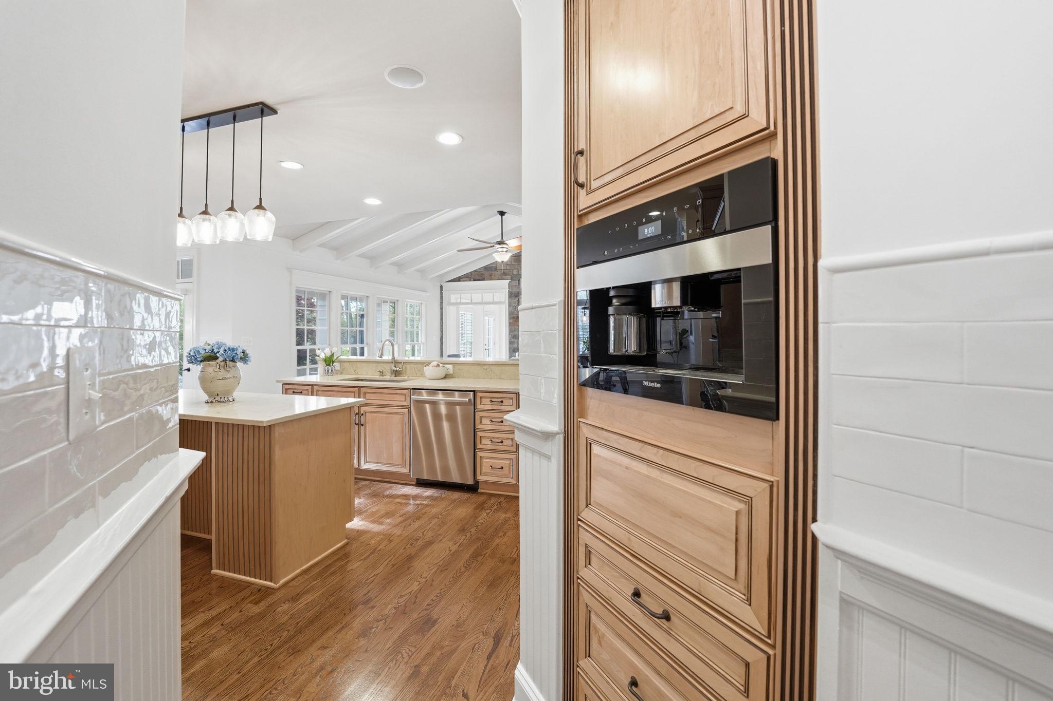 10916 Chatham Ridge Way Spotsylvania, VA 22551 - Photo 13 of 92 Modern kitchen with elegant finishes.