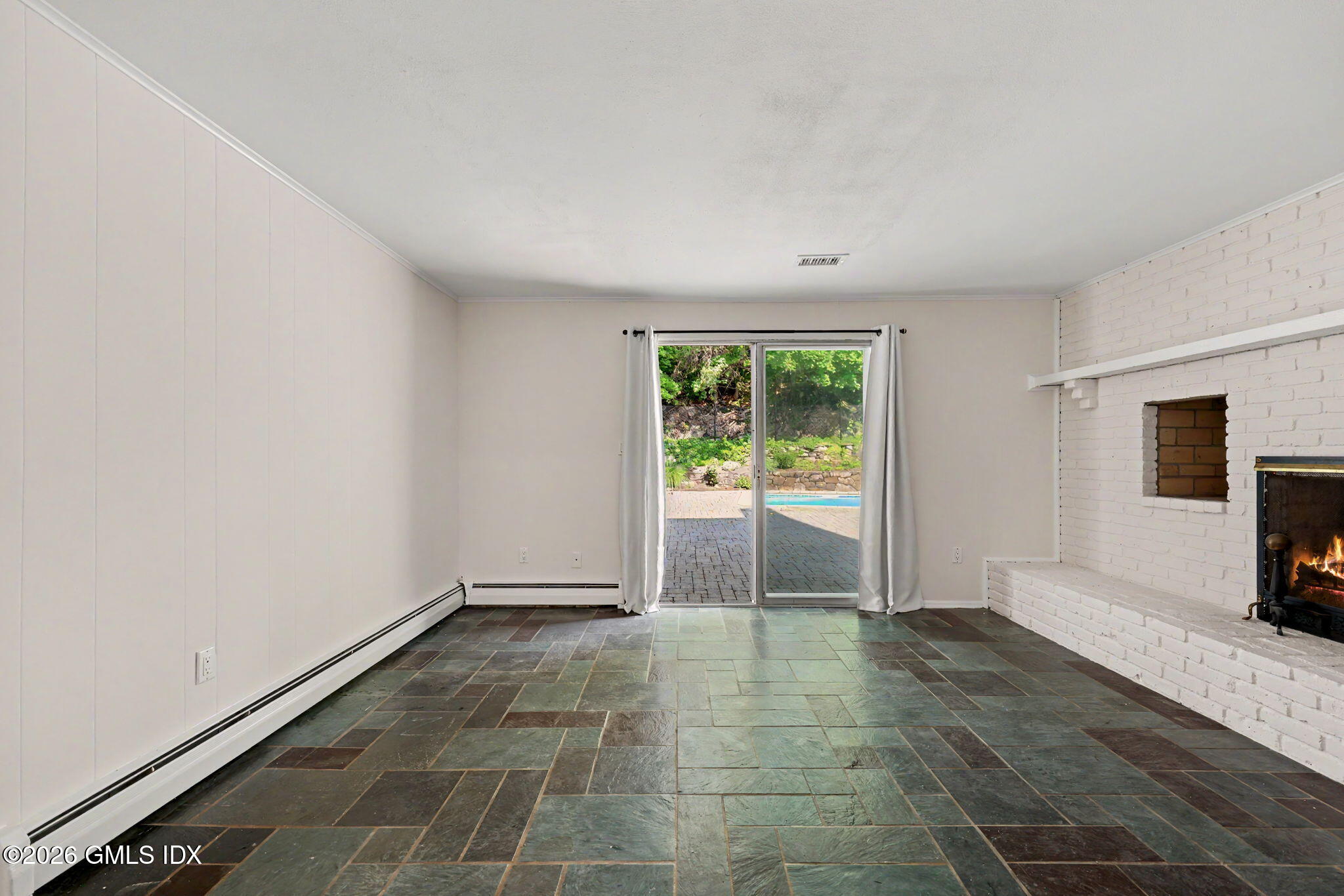 26 Revere Road Riverside, CT 06878 - Photo 27 of 55 26-web-or-mls-26-revere-rd