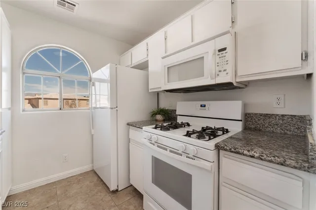$200,000 | 6808 West Elm Creek Drive, Unit 203, Las Vegas, NV 89108