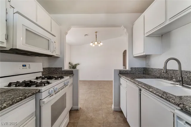 $200,000 | 6808 West Elm Creek Drive, Unit 203, Las Vegas, NV 89108