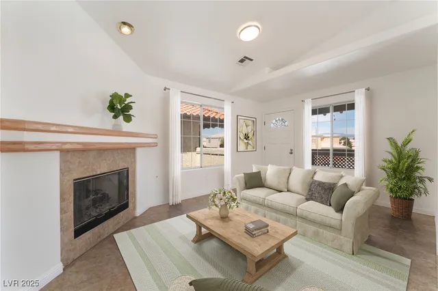 $200,000 | 6808 West Elm Creek Drive, Unit 203, Las Vegas, NV 89108