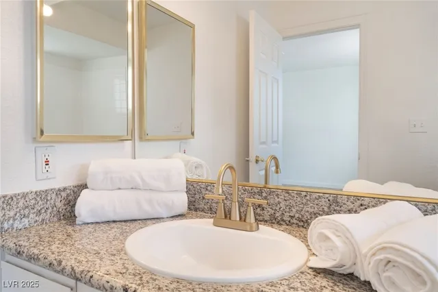 $200,000 | 6808 West Elm Creek Drive, Unit 203, Las Vegas, NV 89108