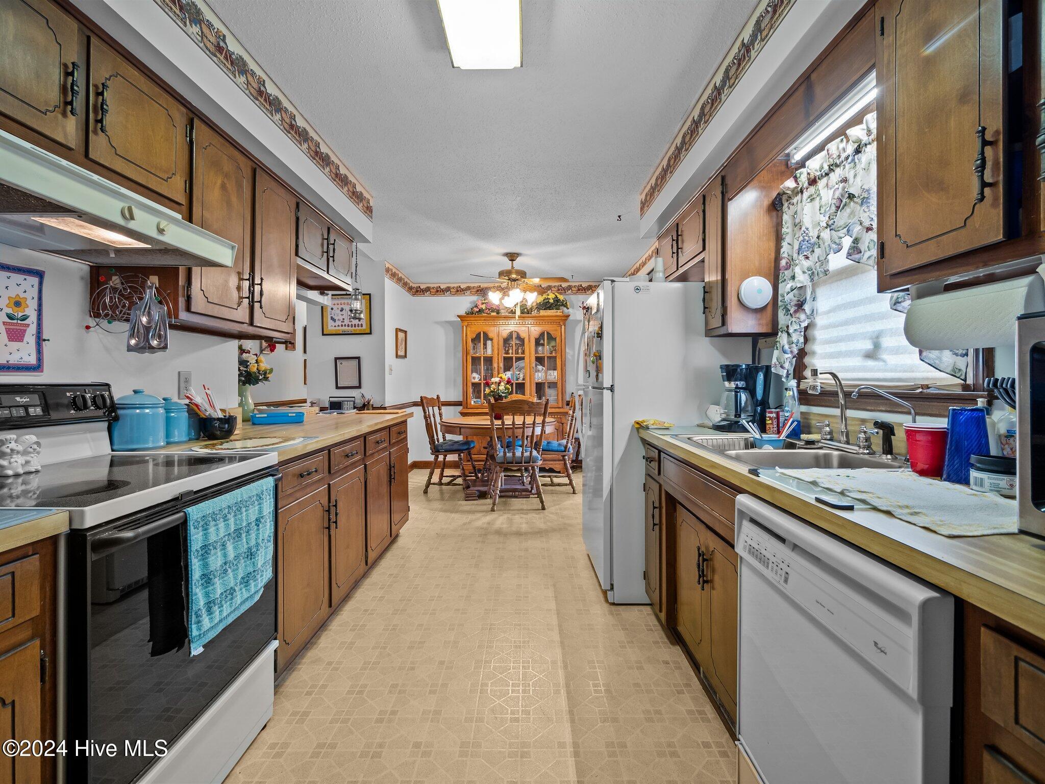 134 Manchester Road Havelock, NC 28532 - Photo 3 of 56 13-web-or-mls-PB202446