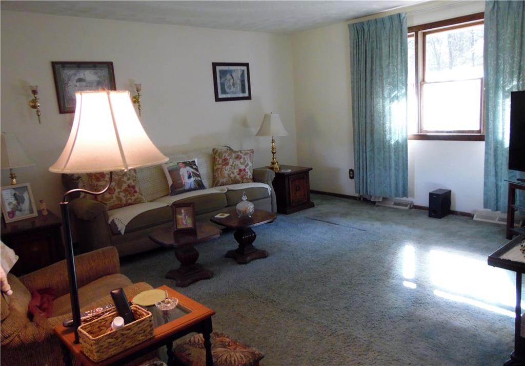 113 Vandyke Road Freeport, PA 16229 - Photo 4 of 25