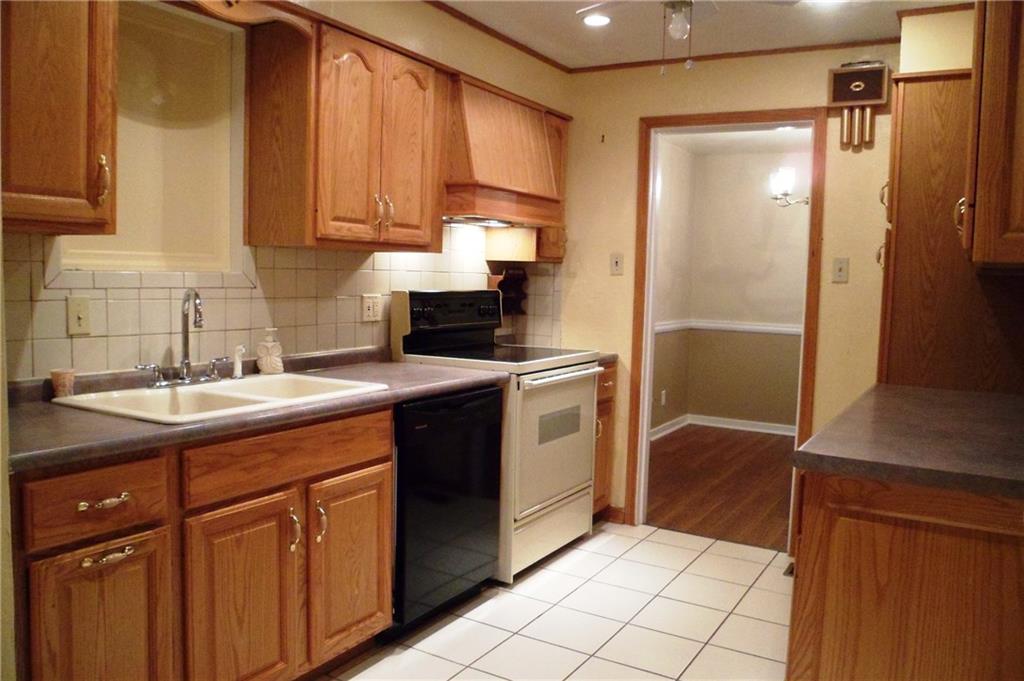 3738 Rural Court East Churchill, PA 15221 - Photo 2 of 19 Gallery Image 2