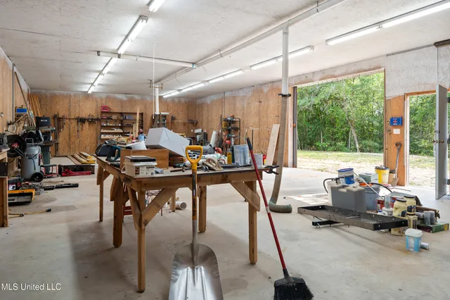 $795,000 | 6107 Highway 43 North, Carriere, MS 39426