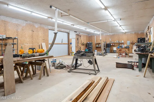 $795,000 | 6107 Highway 43 North, Carriere, MS 39426