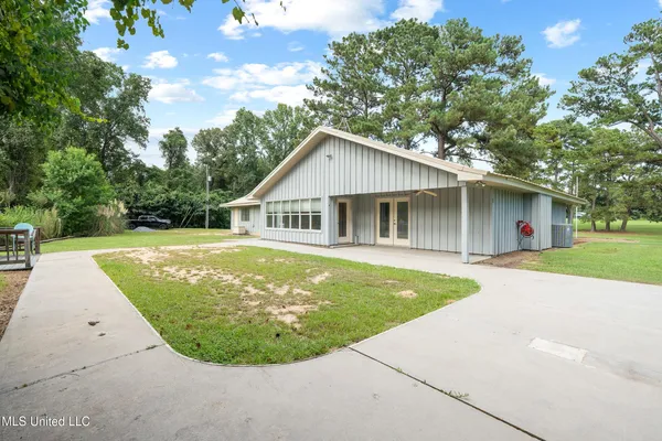$715,500 | 6107 Highway 43 North, Carriere, MS 39426