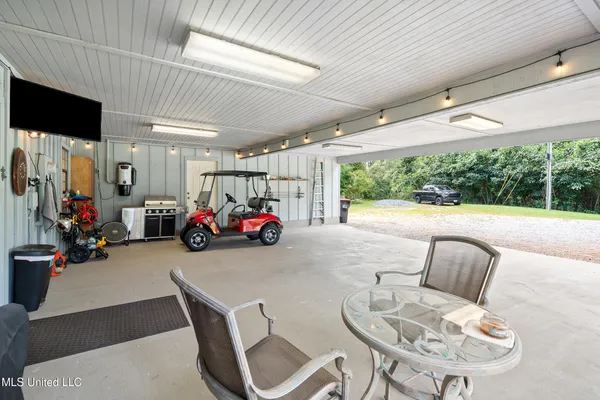 $715,500 | 6107 Highway 43 North, Carriere, MS 39426