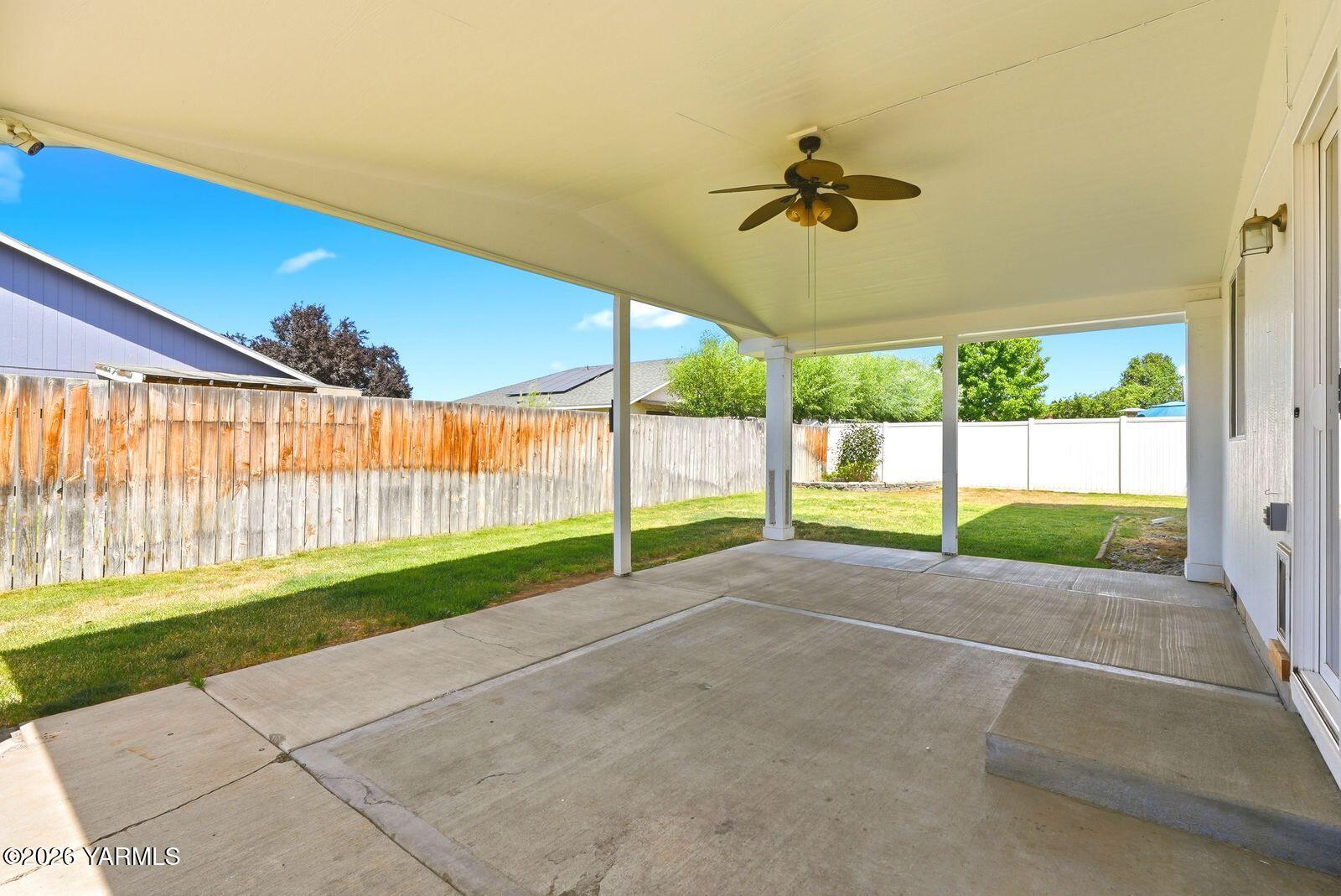 511 Millenium Avenue Moxee, WA 98936 - Photo 34 of 39 Back Patio