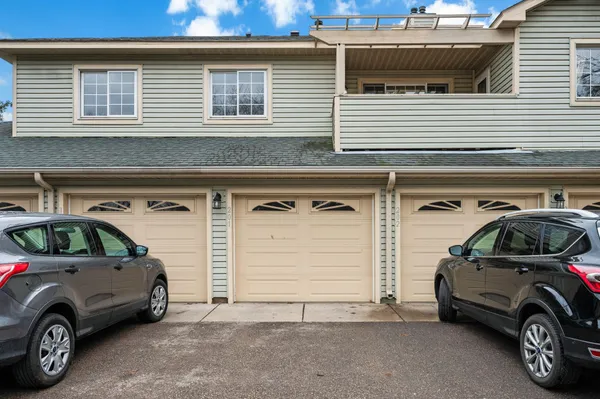 $189,900 | 9805 Palm Street Northwest, Unit 201, Coon Rapids, MN 55433