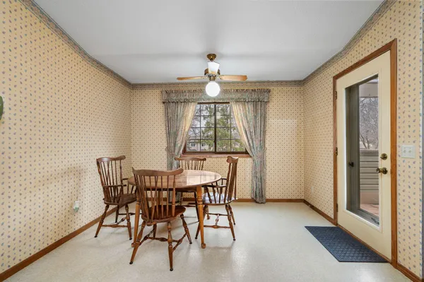 $189,900 | 9805 Palm Street Northwest, Unit 201, Coon Rapids, MN 55433