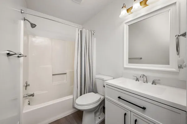 $189,900 | 9805 Palm Street Northwest, Unit 201, Coon Rapids, MN 55433