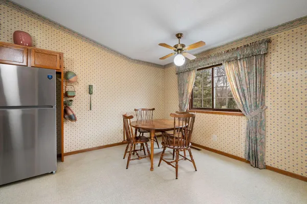 $189,900 | 9805 Palm Street Northwest, Unit 201, Coon Rapids, MN 55433