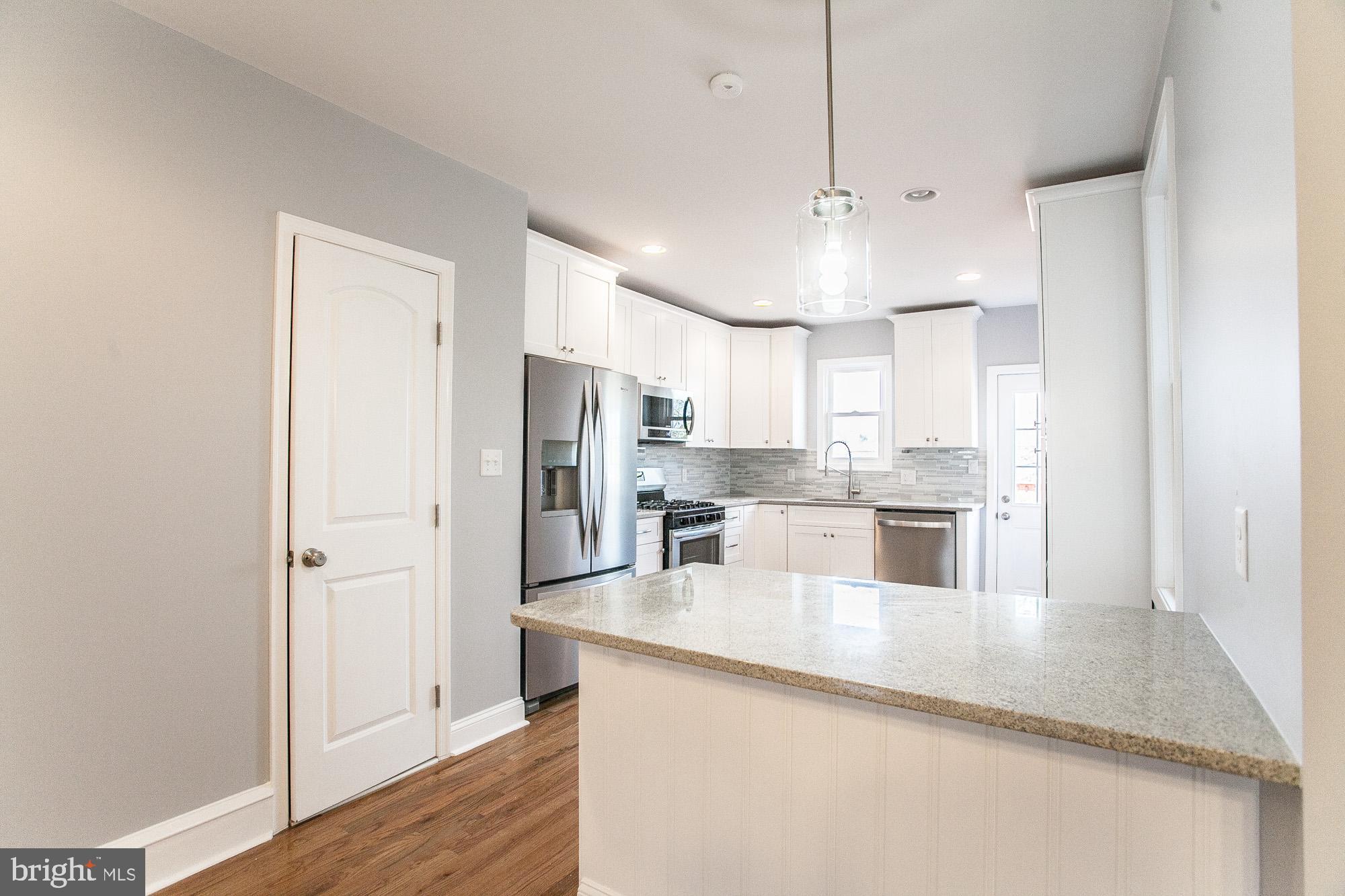 205 Ripka Street Philadelphia, PA 19127 - Photo 3 of 15 628 Roxborough Ave