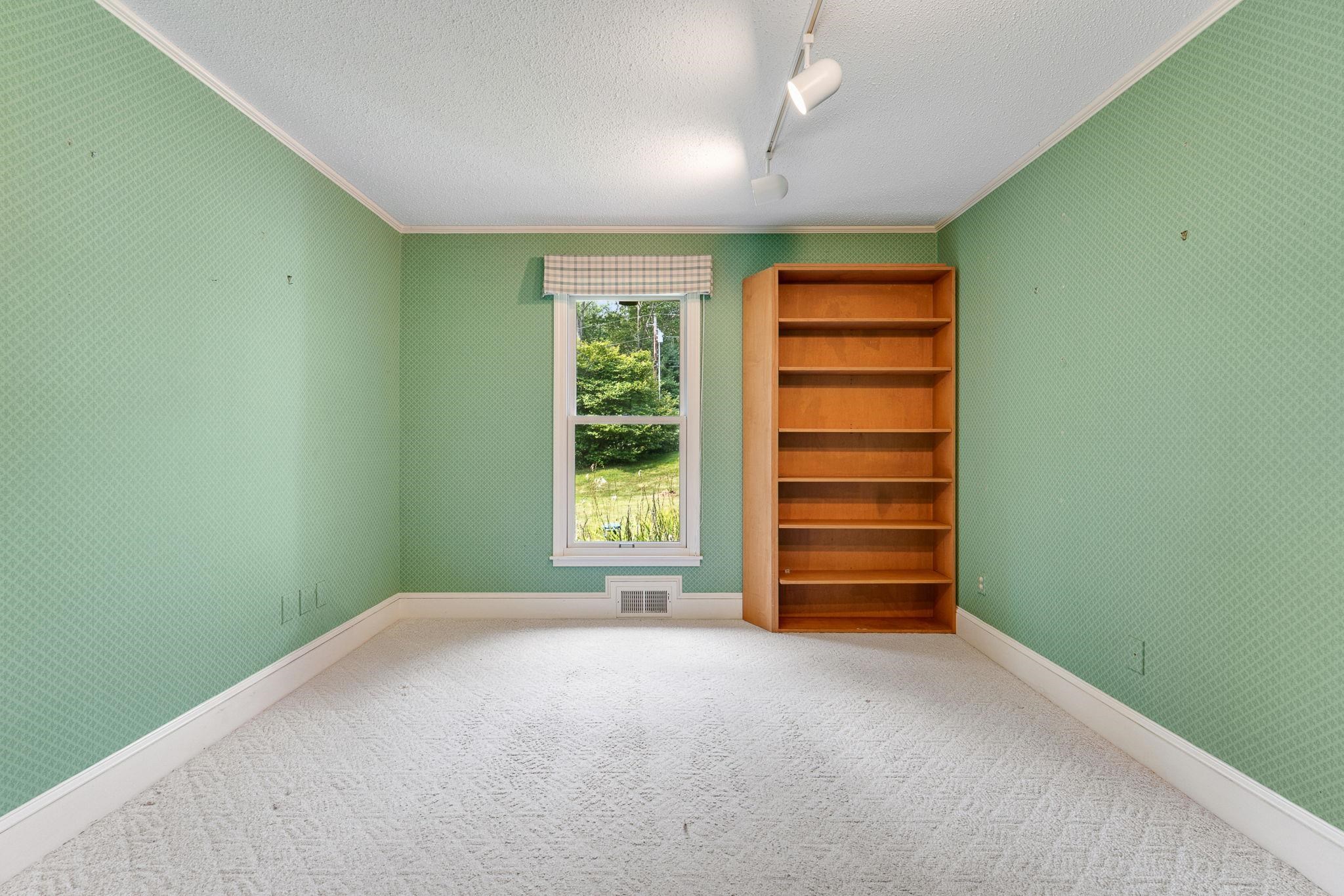 593 Red Barn Road Hartford, VT 05001 - Photo 21 of 50