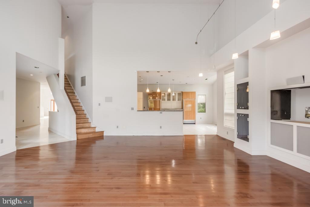 12717 Greenbriar Road Potomac, MD 20854 - Photo 17 of 71 Gallery Image 17