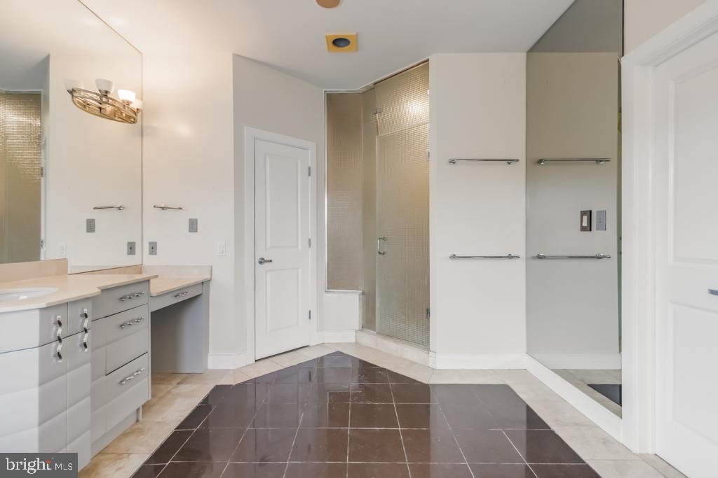 12717 Greenbriar Road Potomac, MD 20854 - Photo 42 of 71 Gallery Image 42