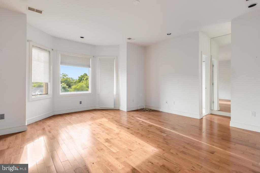 12717 Greenbriar Road Potomac, MD 20854 - Photo 46 of 71 Gallery Image 46