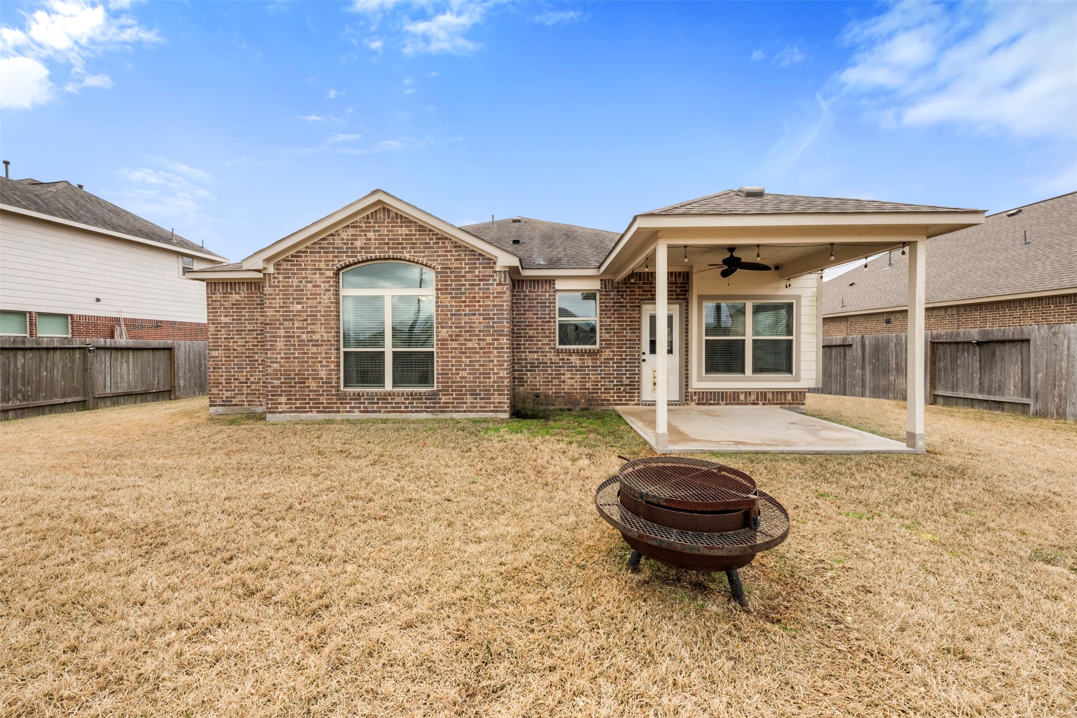 6210 Mason Way Rosenberg, TX 77471 - Photo 25 of 31 a view of a house with a yard and sitting area