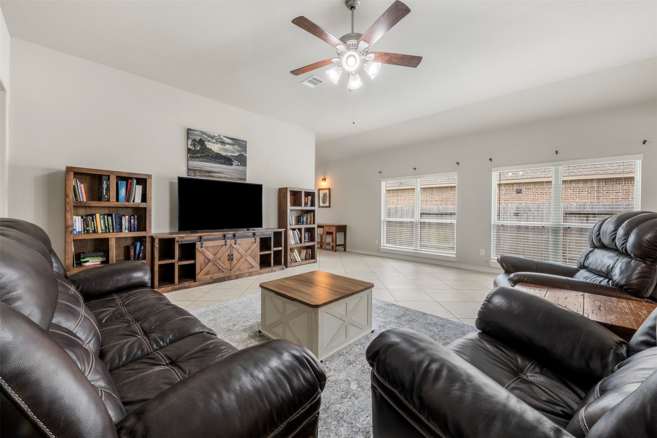 6210 Mason Way Rosenberg, TX 77471 - Photo 3 of 31 a living room with furniture and a flat screen tv