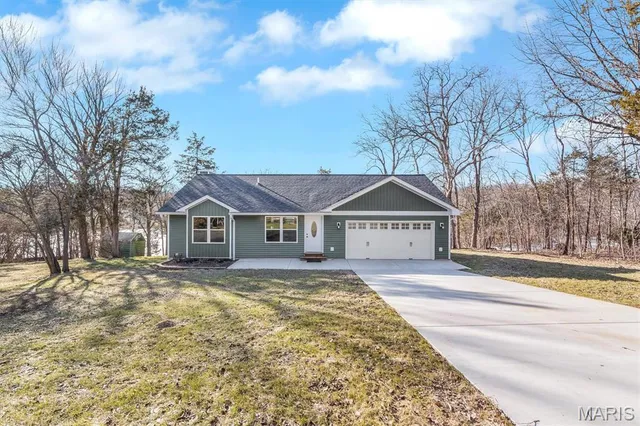 $365,000 | 4260 North Shore Drive, Hillsboro, MO 63050